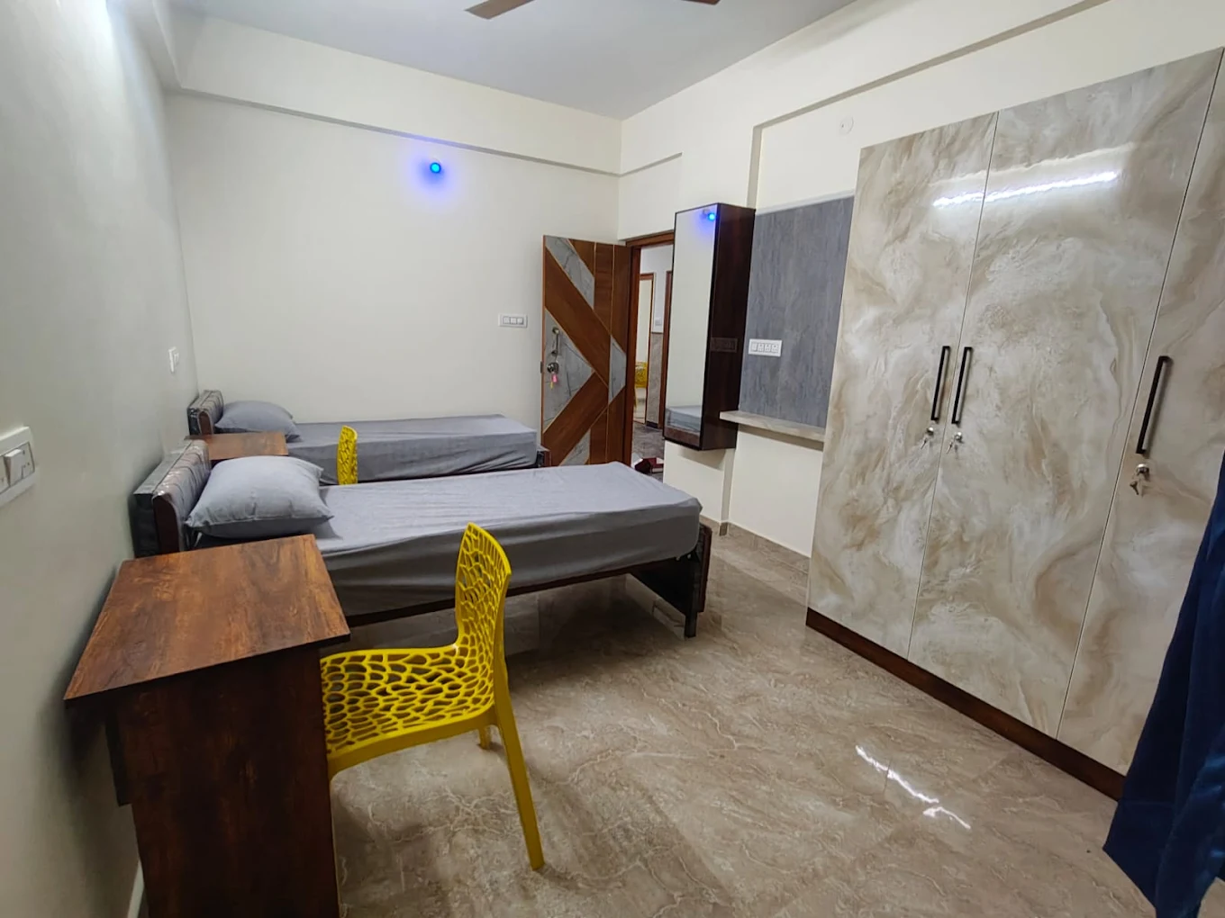 Room with wardrobes